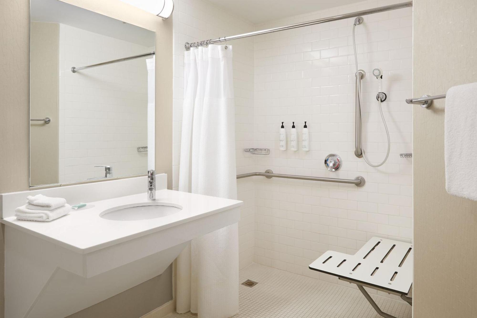 Springhill Suites St. Louis Airport/Earth City Bridgeton Bagian luar foto